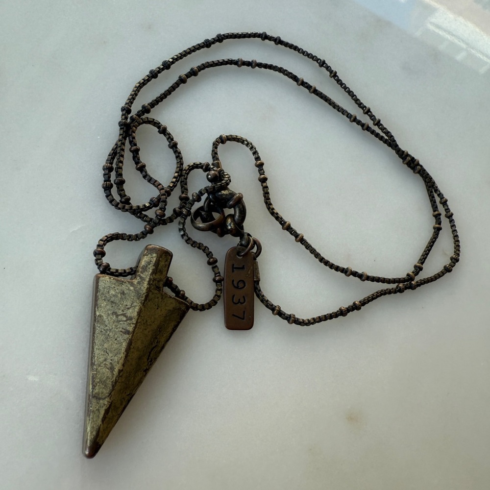 MADEWELL 1937 Arrowhead Pendant Necklace